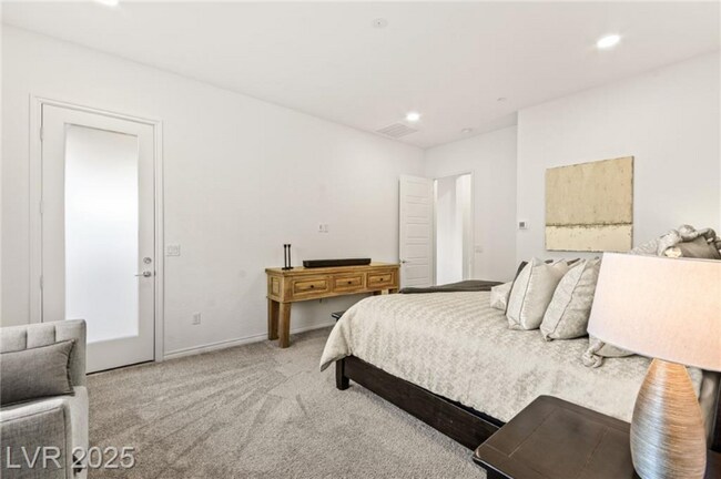 Building Photo - 52 Reverie Hts Ave