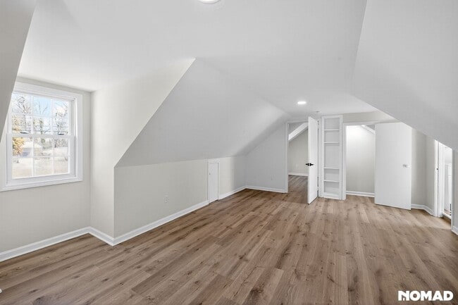 Building Photo - Charming Duplex 2BR + Upstairs 1BR Studio