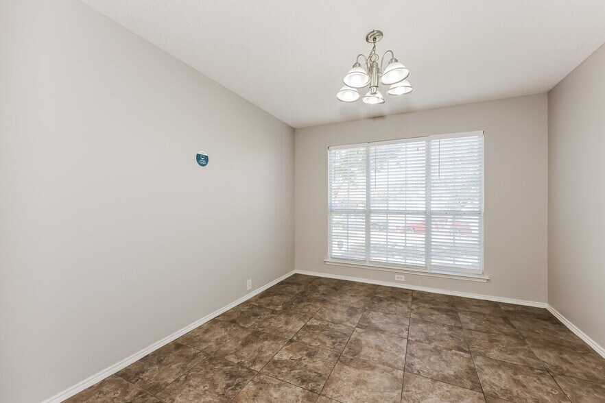 Building Photo - 8533 Tallahassee Ln