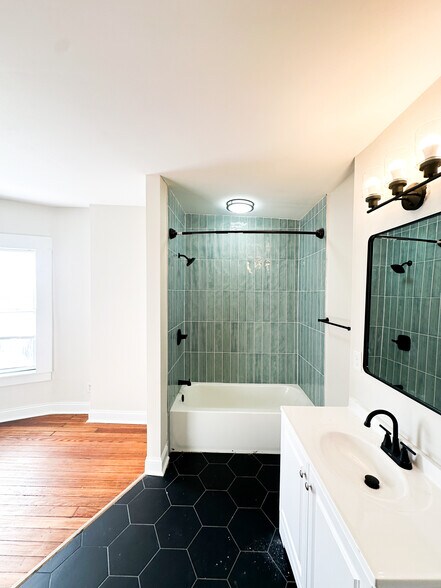 Building Photo - 3333 California Ave