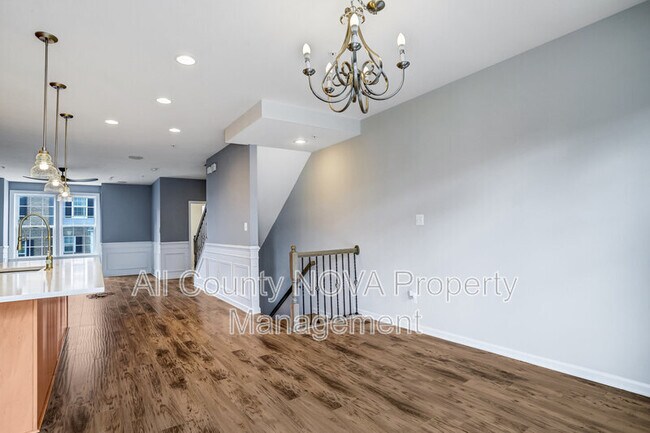 Building Photo - 2908 Pinebrook Rd