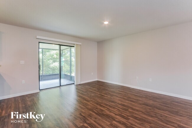 Building Photo - 882 N Fairbanks Dr