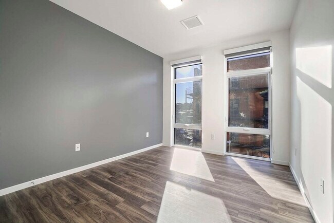 Building Photo - 841 Beacon St
