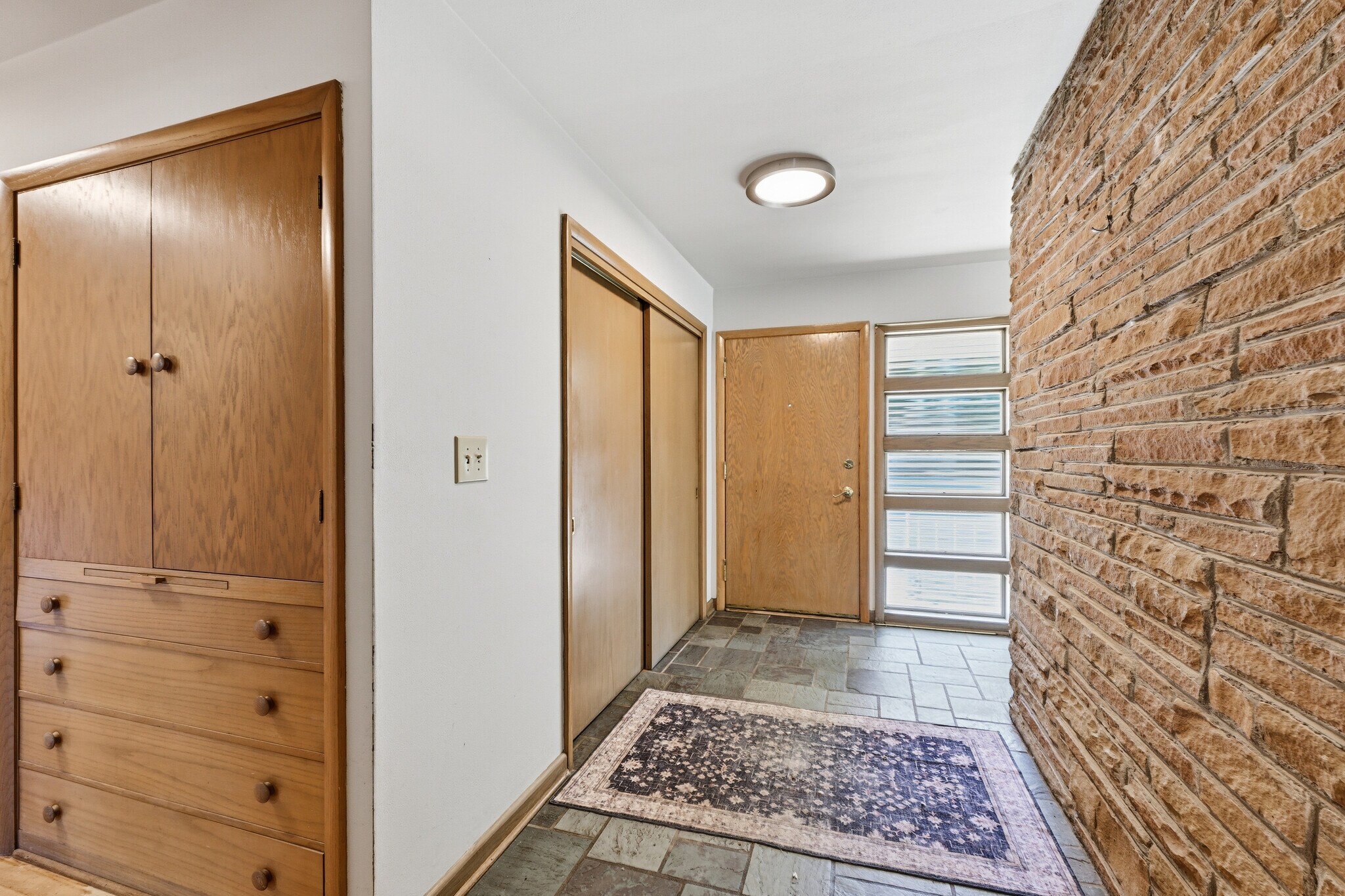 Building Photo - 728 N 74th St