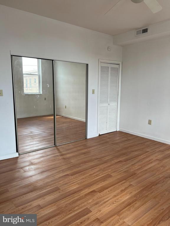 Primary Photo - 1315 W Porter St