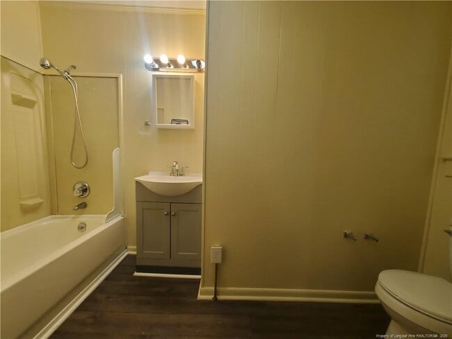 Building Photo - 508 S Magnolia Ave