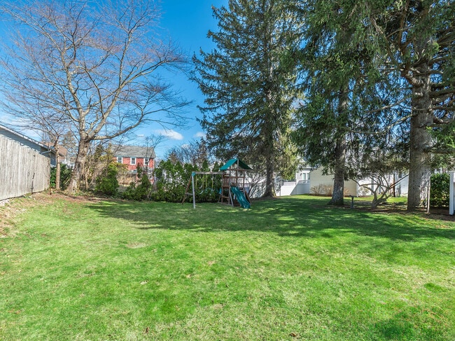Building Photo - 17 Winans Pl