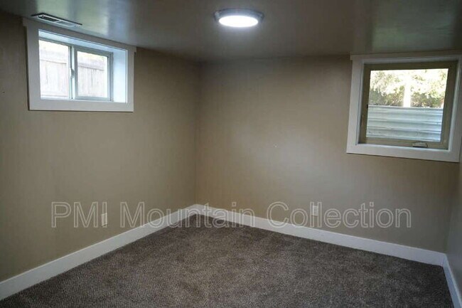 Building Photo - 249 S 400 E