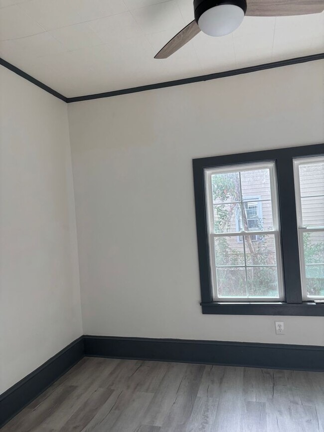 Building Photo - 608 N Independence St