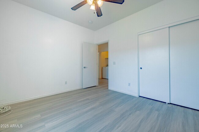 Building Photo - 2723 E Schiliro Cir