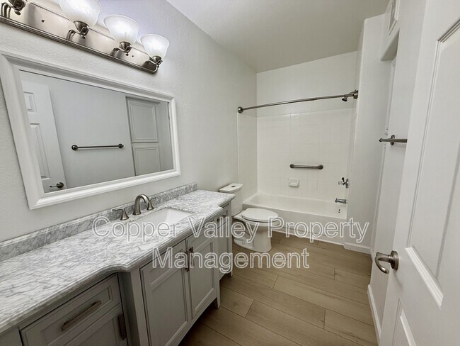 Building Photo - 4925 E Desert Cove Ave
