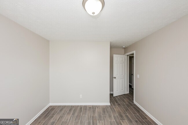 Building Photo - 32 Emerald Pines Ln