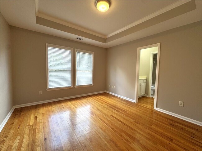 Building Photo - 889 Lenox Ct NE