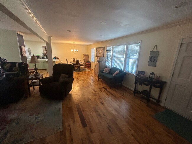 Building Photo - 3220 Woodsen Cir