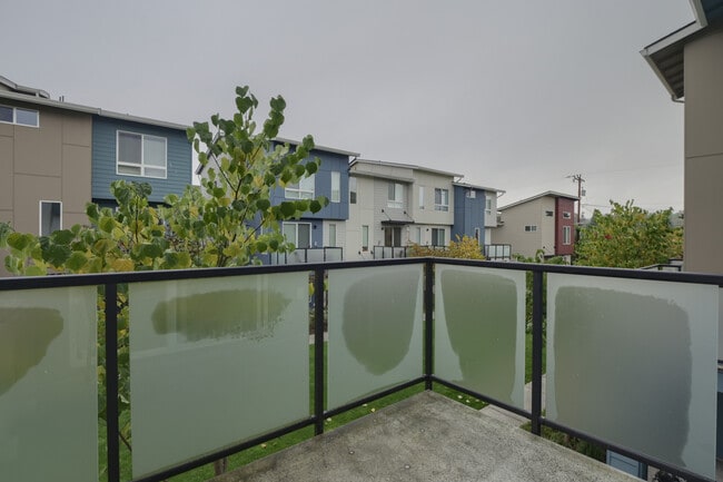 Building Photo - 14661 36th Ct NE