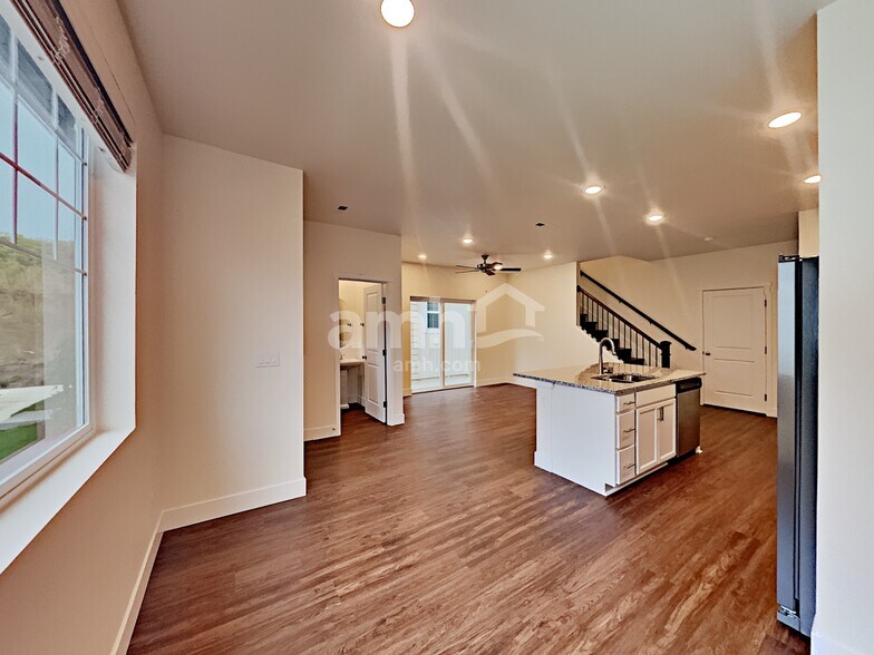 Building Photo - 33088 Naches Peak Ln