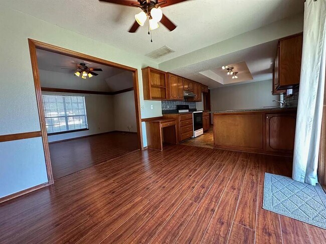 Building Photo - 512 Bonita Cir