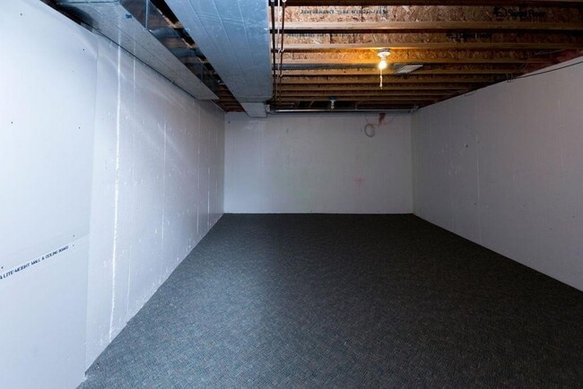 Building Photo - Home backing to foothills