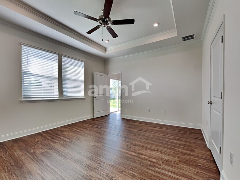 Building Photo - 359 Onate Cir