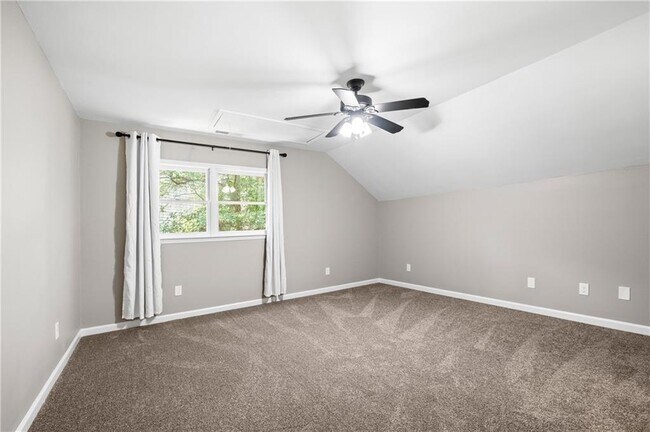 Building Photo - 1393 Poplar Pointe