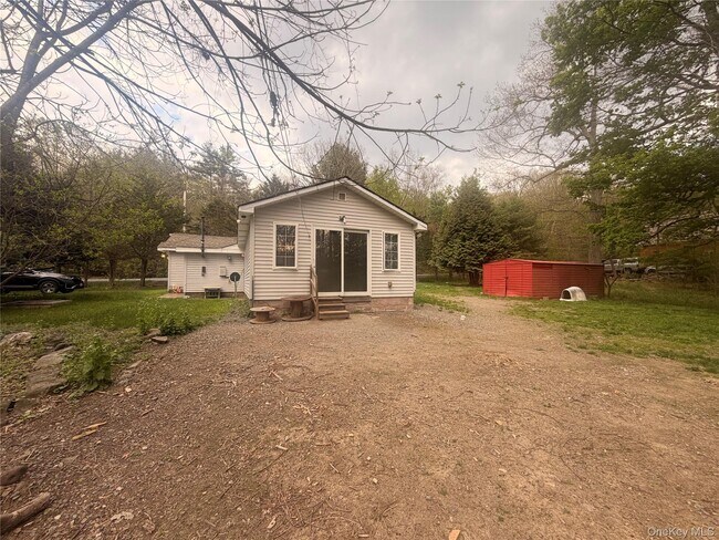 Building Photo - 157 White Bridge Rd