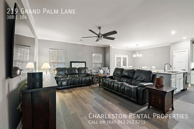 Building Photo - 219 Grand Palm Ln