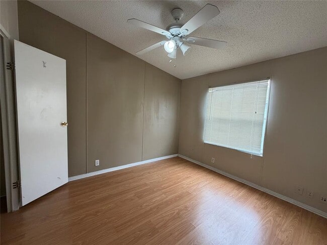 Building Photo - 12609 Dessau Rd