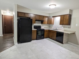 Building Photo - 5182 Seaton Hall Dr