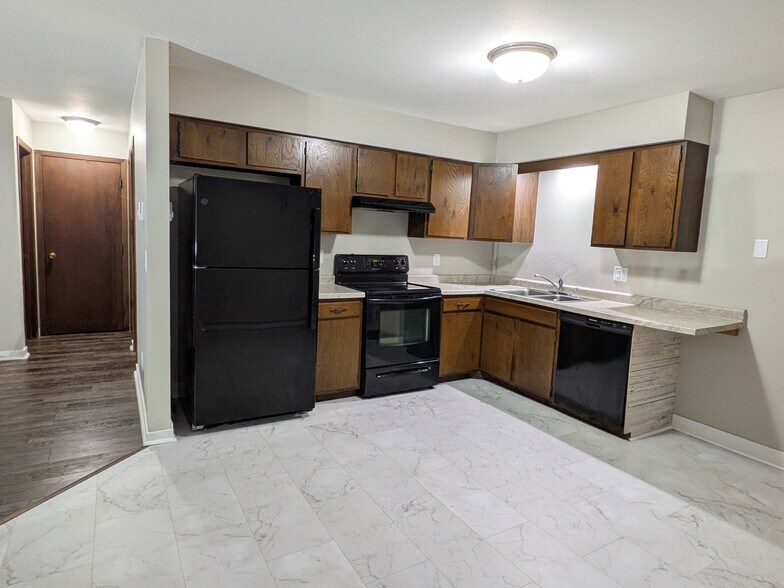 Primary Photo - 5182 Seaton Hall Dr