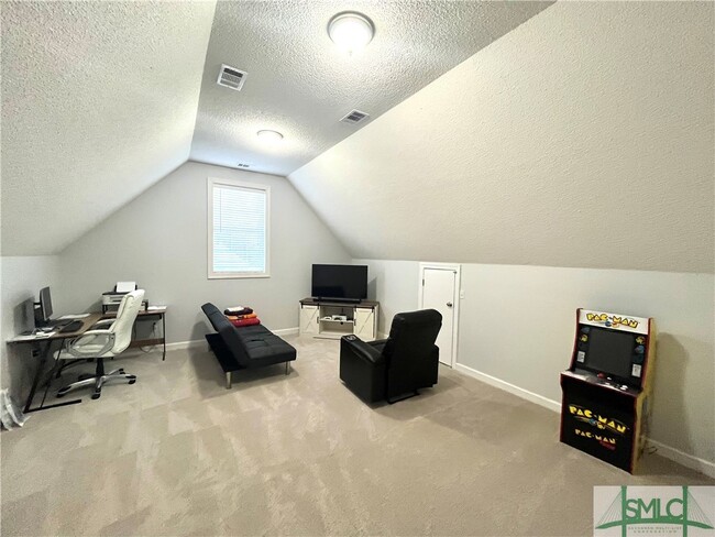 Building Photo - 104 Southernwood Pl