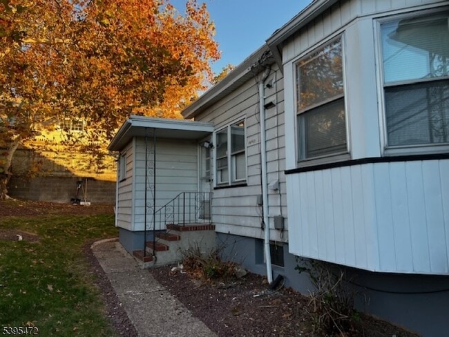 Primary Photo - 110 Rockland Ave