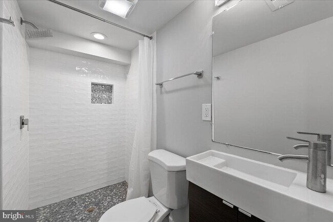 Building Photo - 1273 Oates St NE