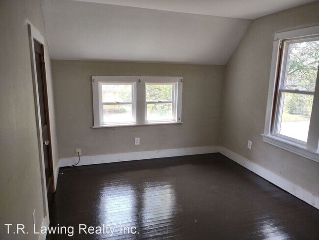 Building Photo - 2 br, 1.5 bath House - 234 Chestnut Street