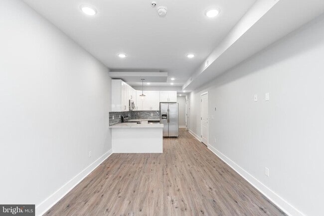 Building Photo - 1604 N 6th St