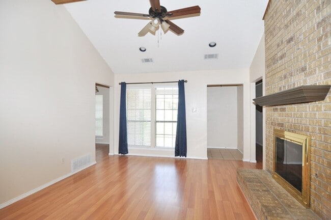 Building Photo - Great home with Sunroom in Sachse!