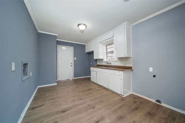 Building Photo - 2310 Kabee St