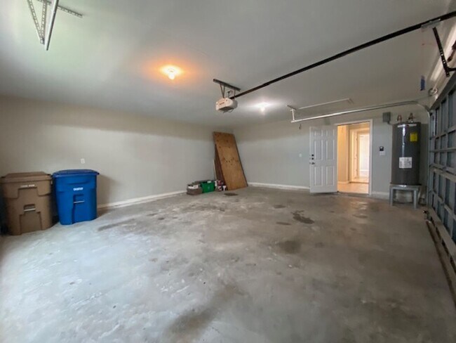 Building Photo - DON'T MISS THIS INCREDIBLE SOUTHSIDE LEASI...