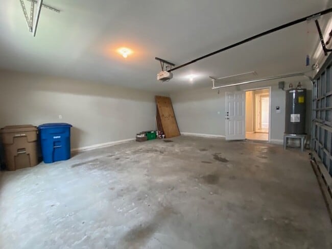 Building Photo - DON'T MISS THIS INCREDIBLE SOUTHSIDE LEASING OPPORTUNITY!