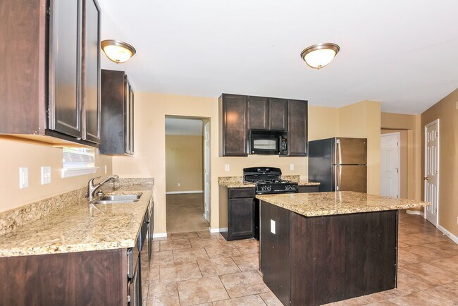 Building Photo - 245 Spring Borough Dr