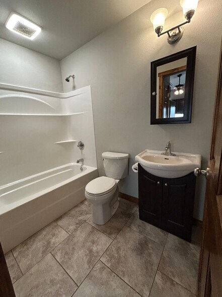 Building Photo - 105 Kula Ct
