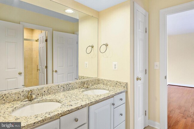 Building Photo - 4481 Shady Point Pl