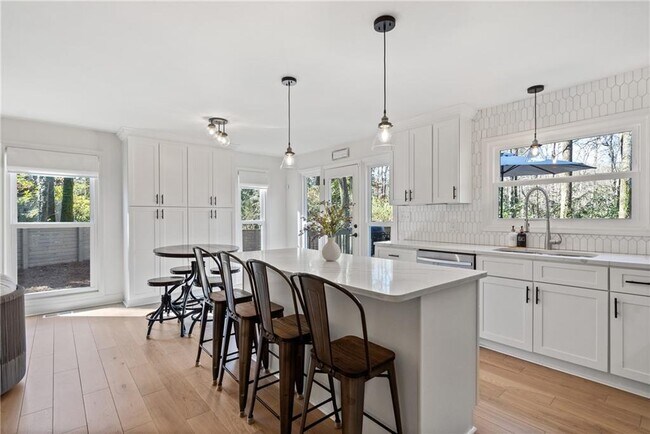 Building Photo - 181 Arrowood Ln