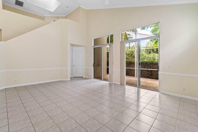 Building Photo - 7690 Hummingbird Ct