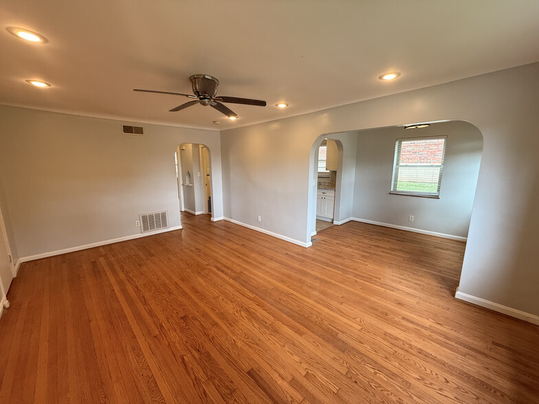 Building Photo - 6603 Bantry Ave