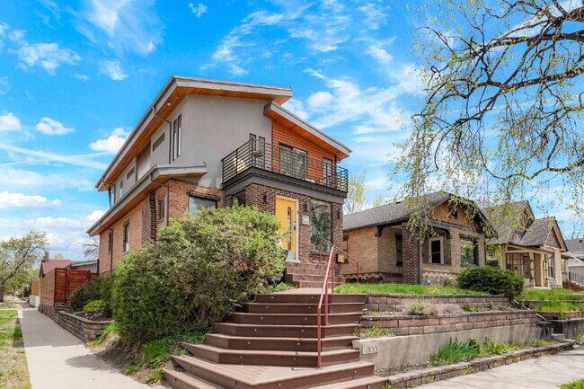 Building Photo - Charming 1 Bedroom  Retreat in the Heart of Denver