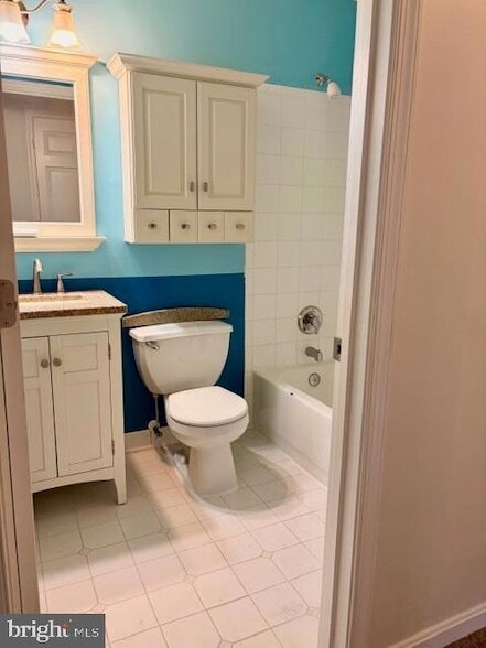 Building Photo - 9008 Doris Dr