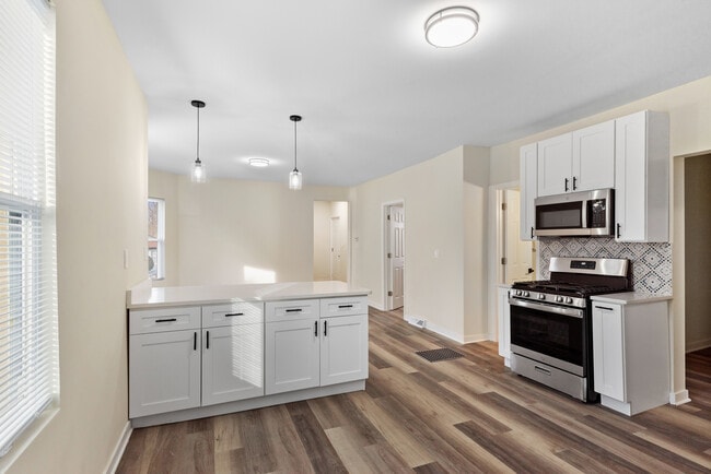 Building Photo - 515 George Ave