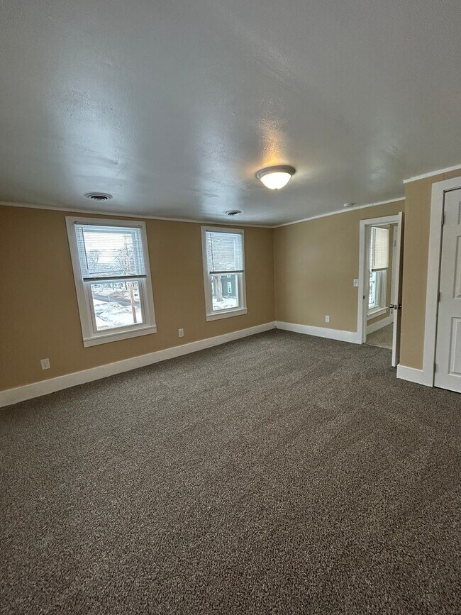 Building Photo - 401 Hannibal St