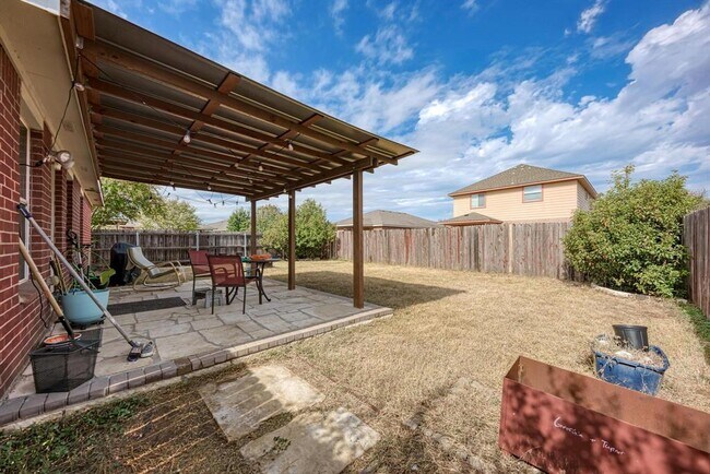 Building Photo - 921 Dexter Dr