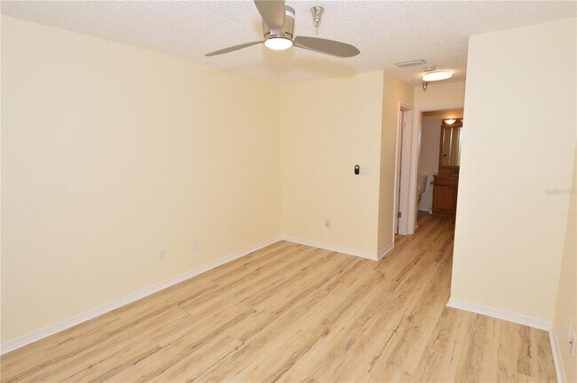 Building Photo - 10265 Gandy Blvd N